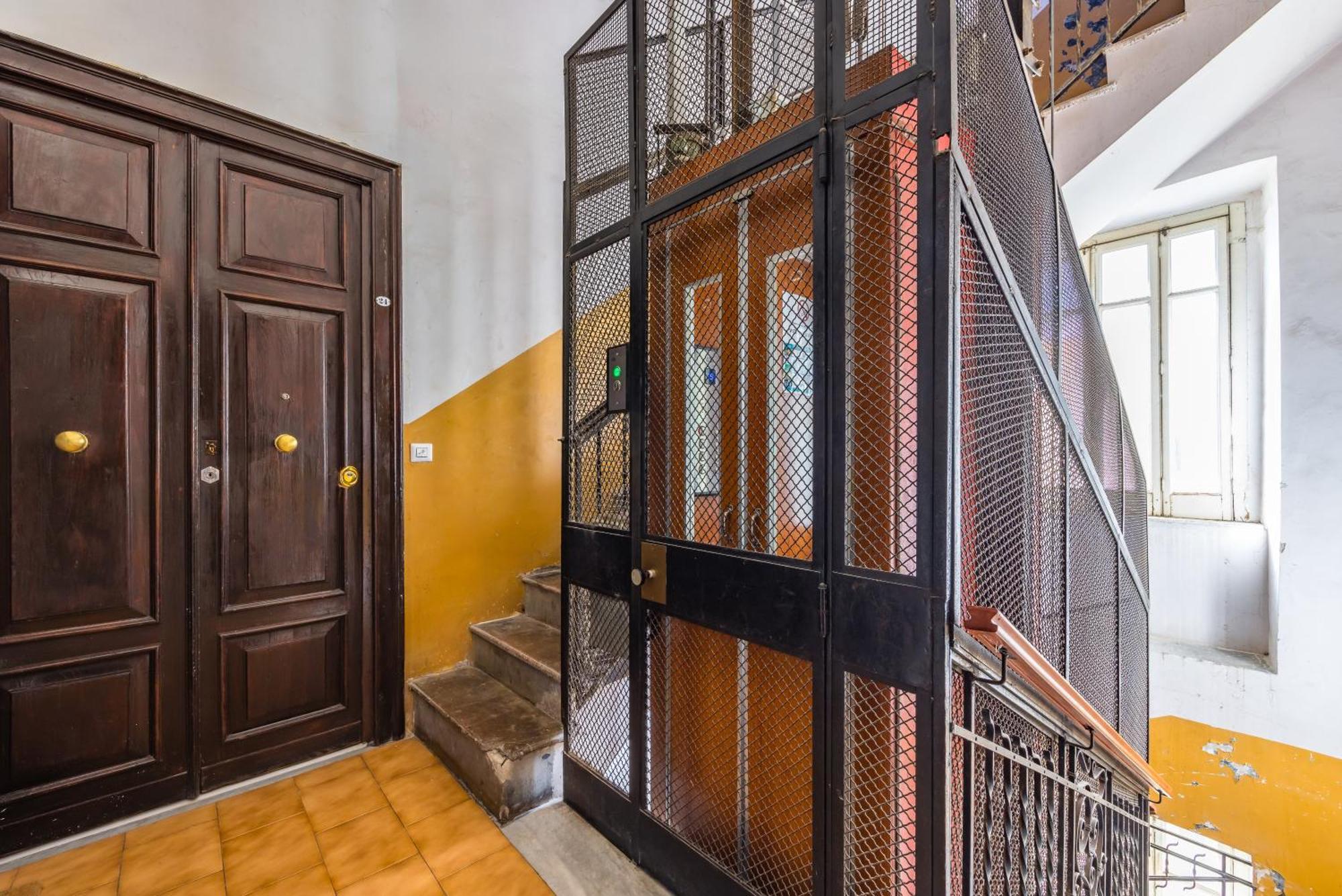 Apartment Sunny Panoramic By Napoliapartments