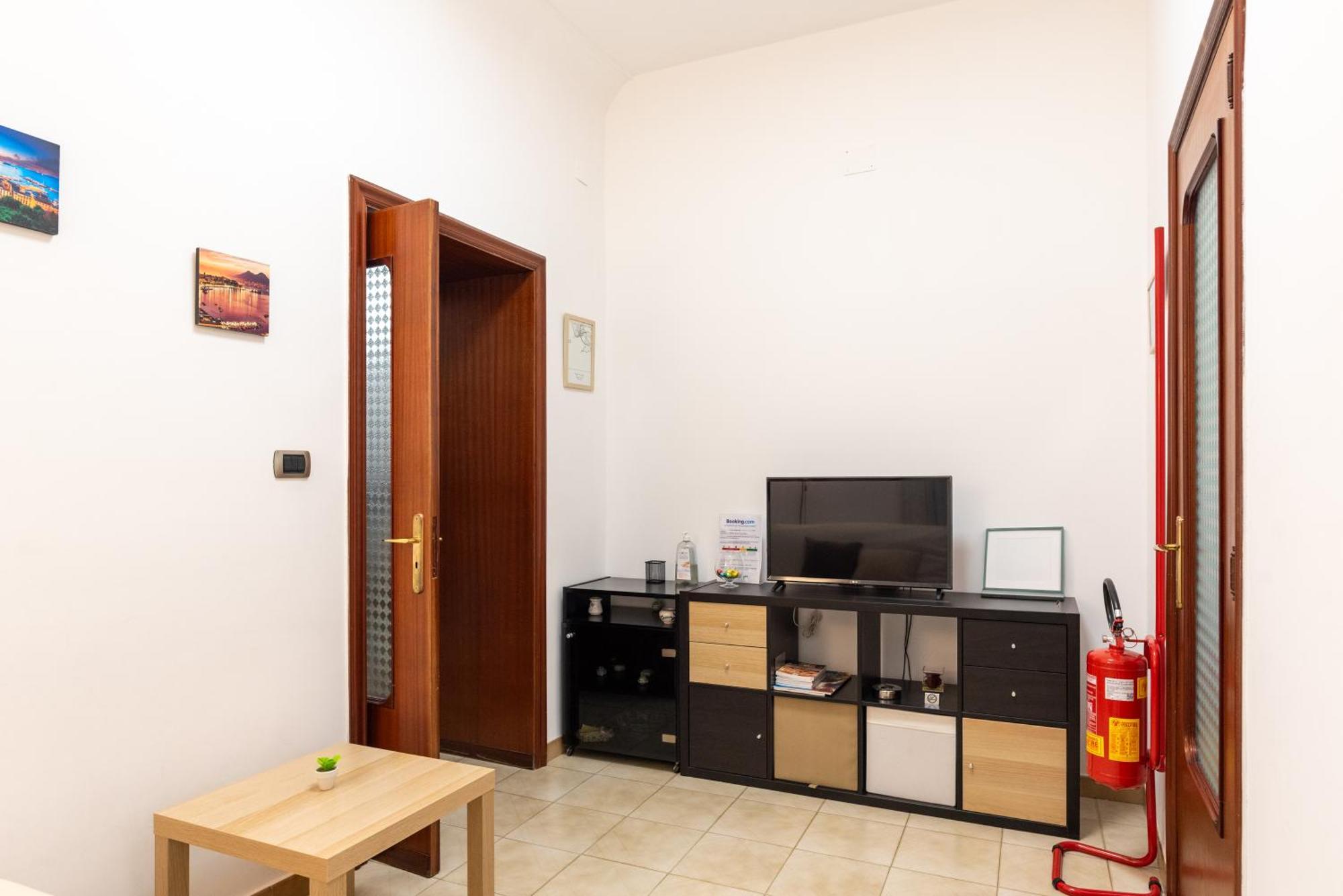 Apartment Am - Tra Il Centro E La Stazione Naples