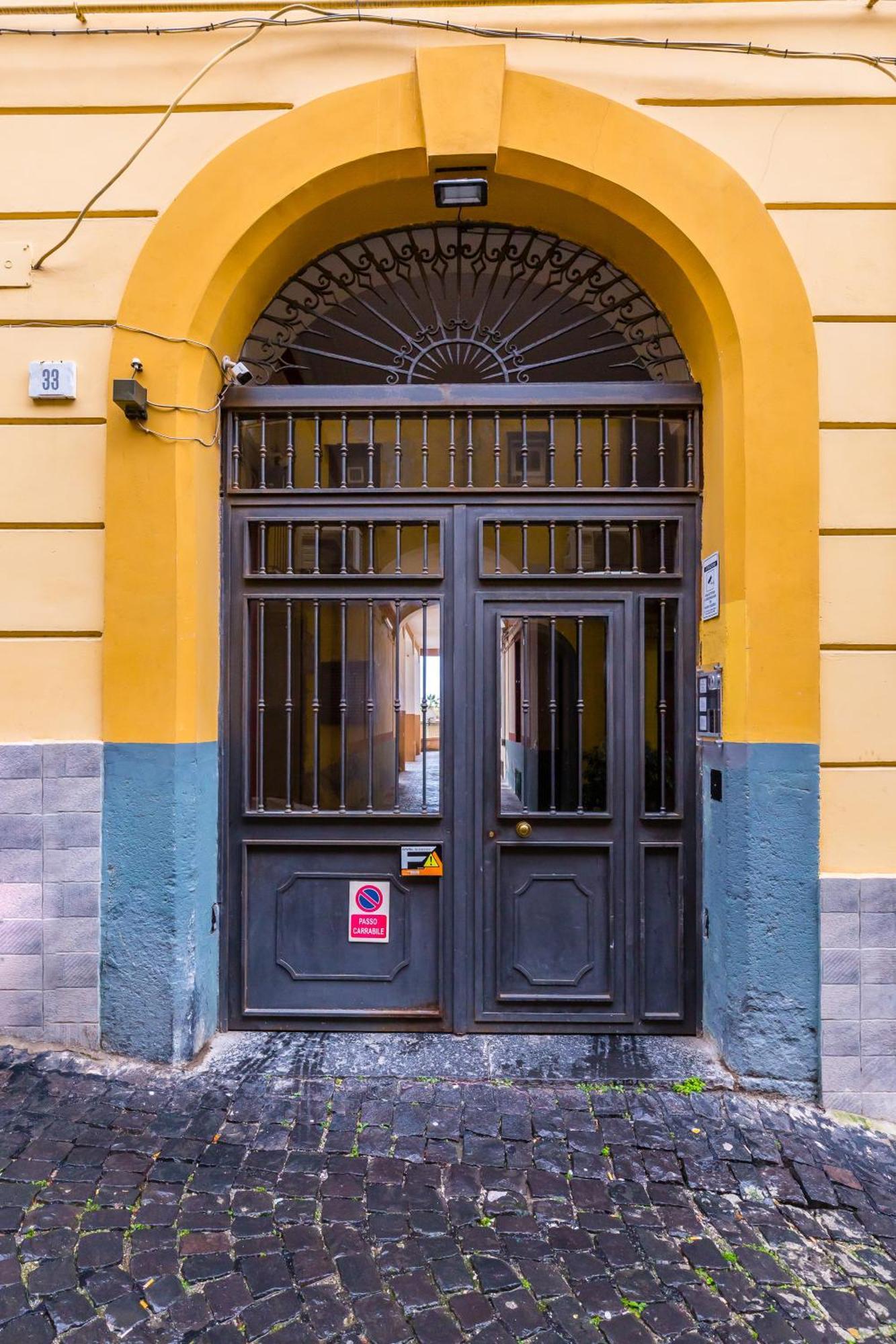 Bed & Breakfast Civico 33 Naples