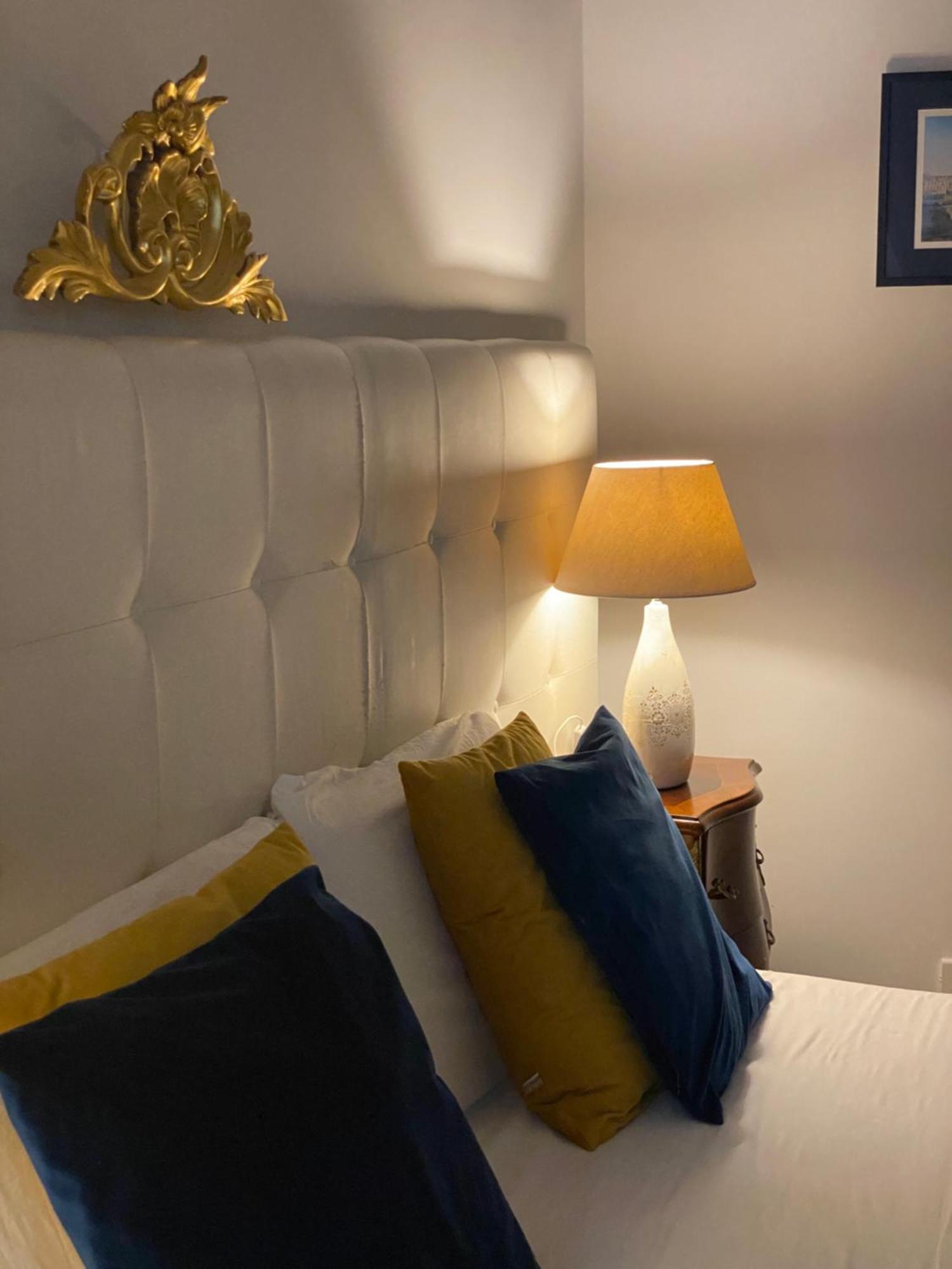 Realpartenope 284 Bed & Breakfast *