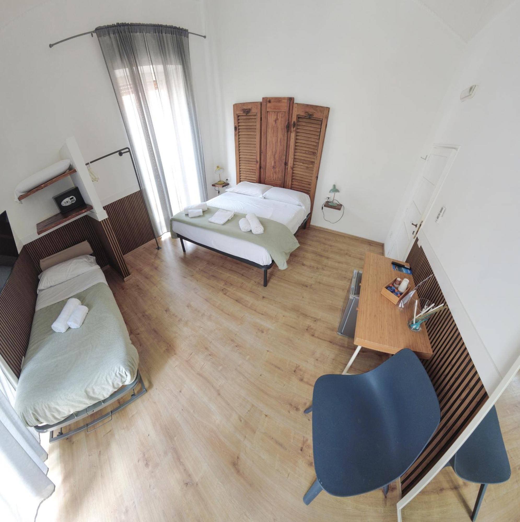 Universita Bed & Breakfast Naples