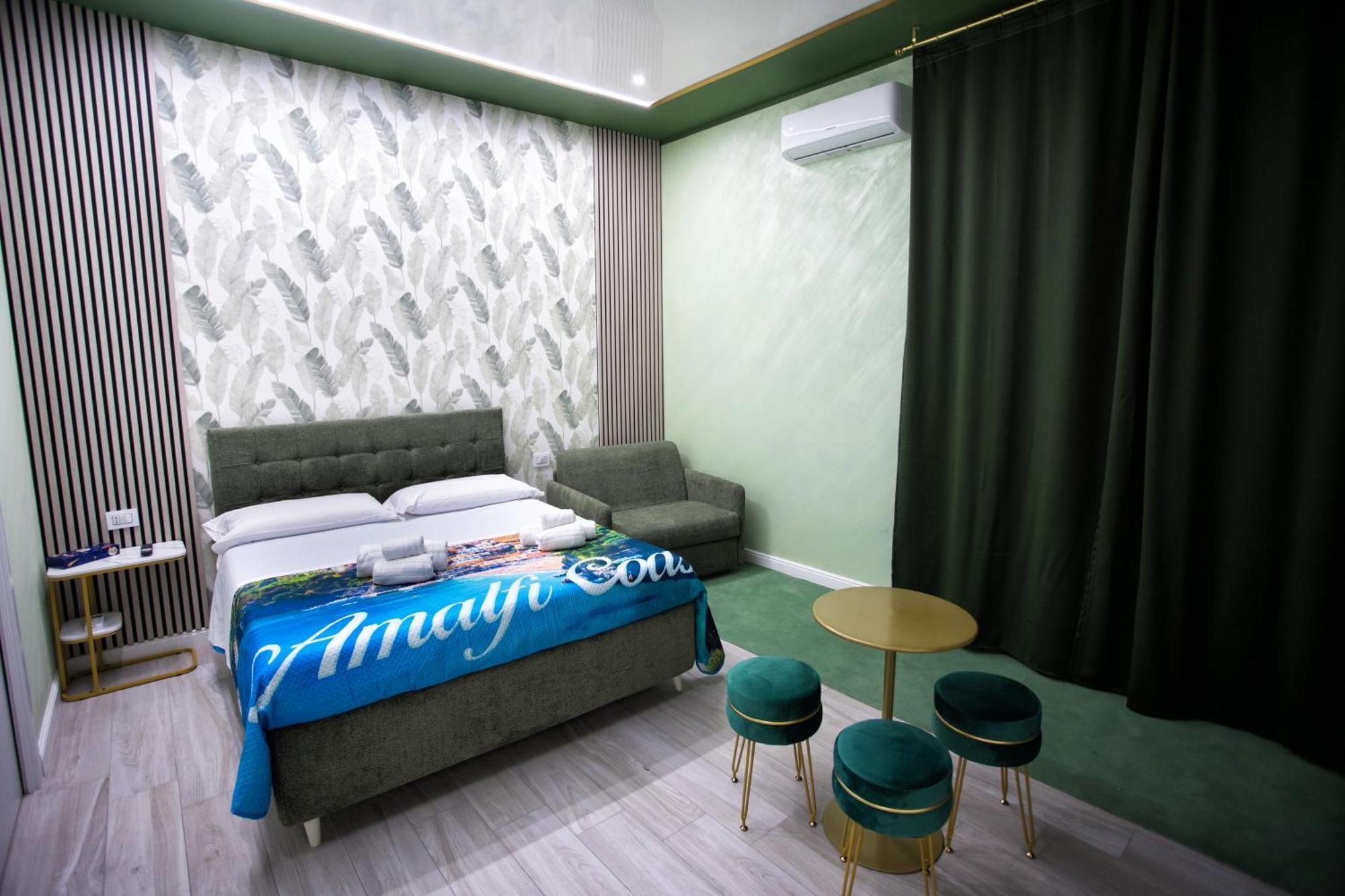 Pisadog Luxury Beb Bed & Breakfast Naples
