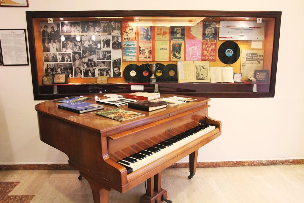 Hotel Luna Rossa Naples
