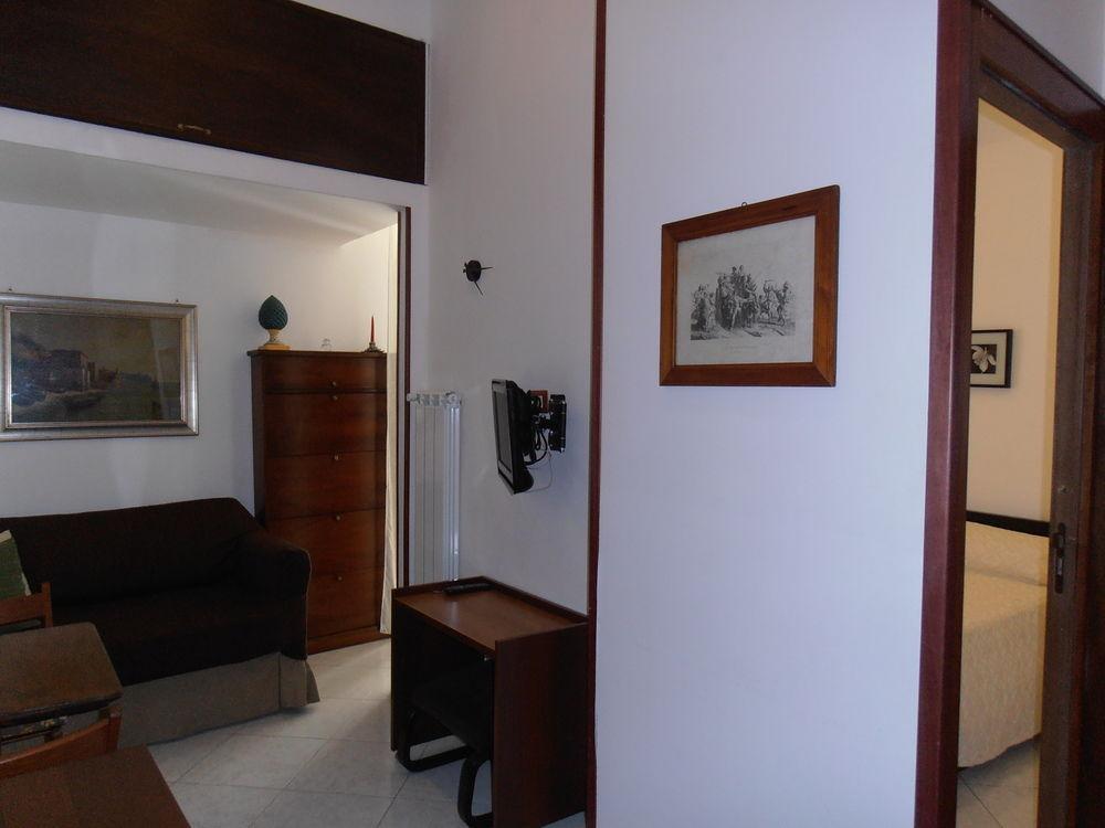 Plebiscito 3* Naples