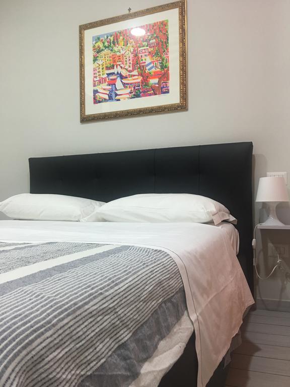 Floor Rentrooms Naples