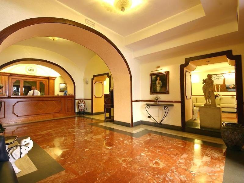 La Pace 3* Naples