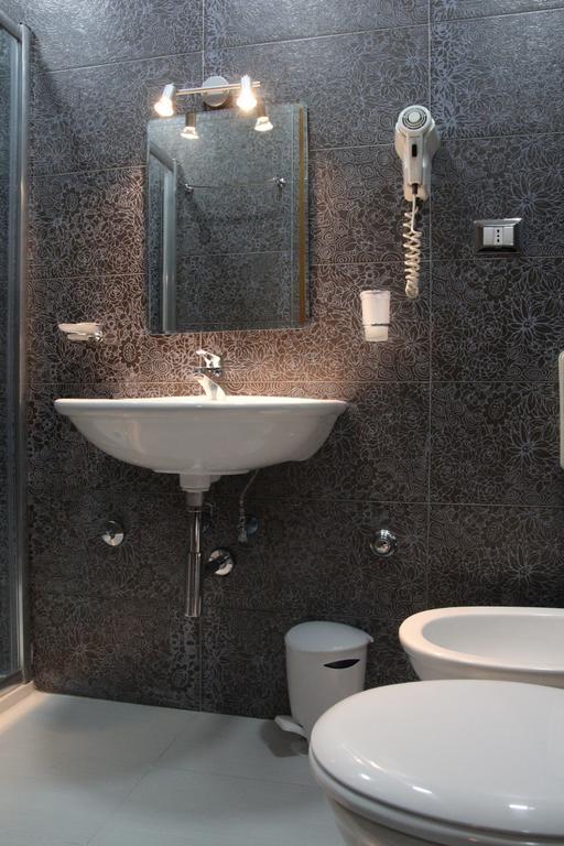 Hotel Luna Rossa Naples