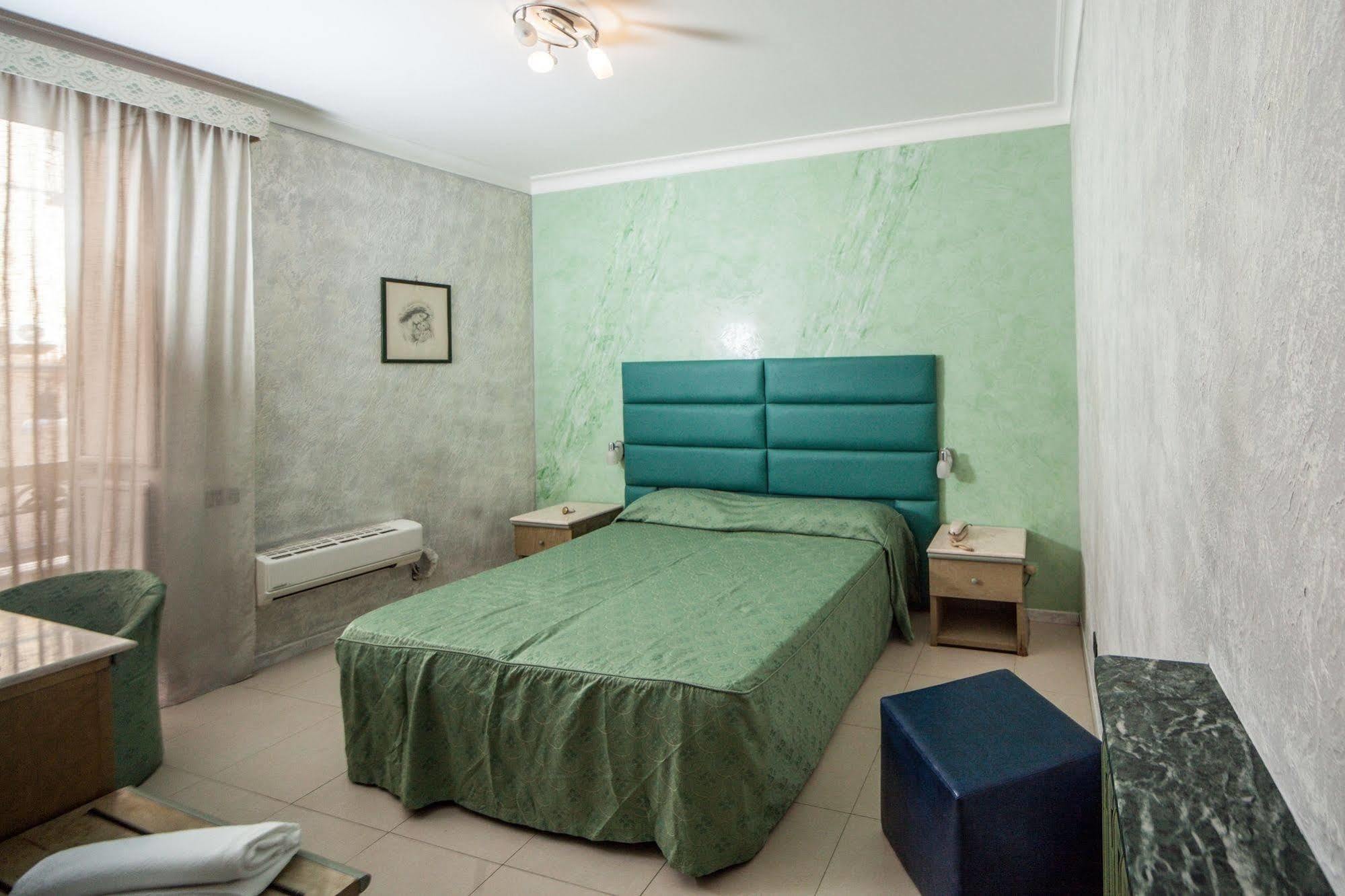 Bed & Breakfast La Pace Naples