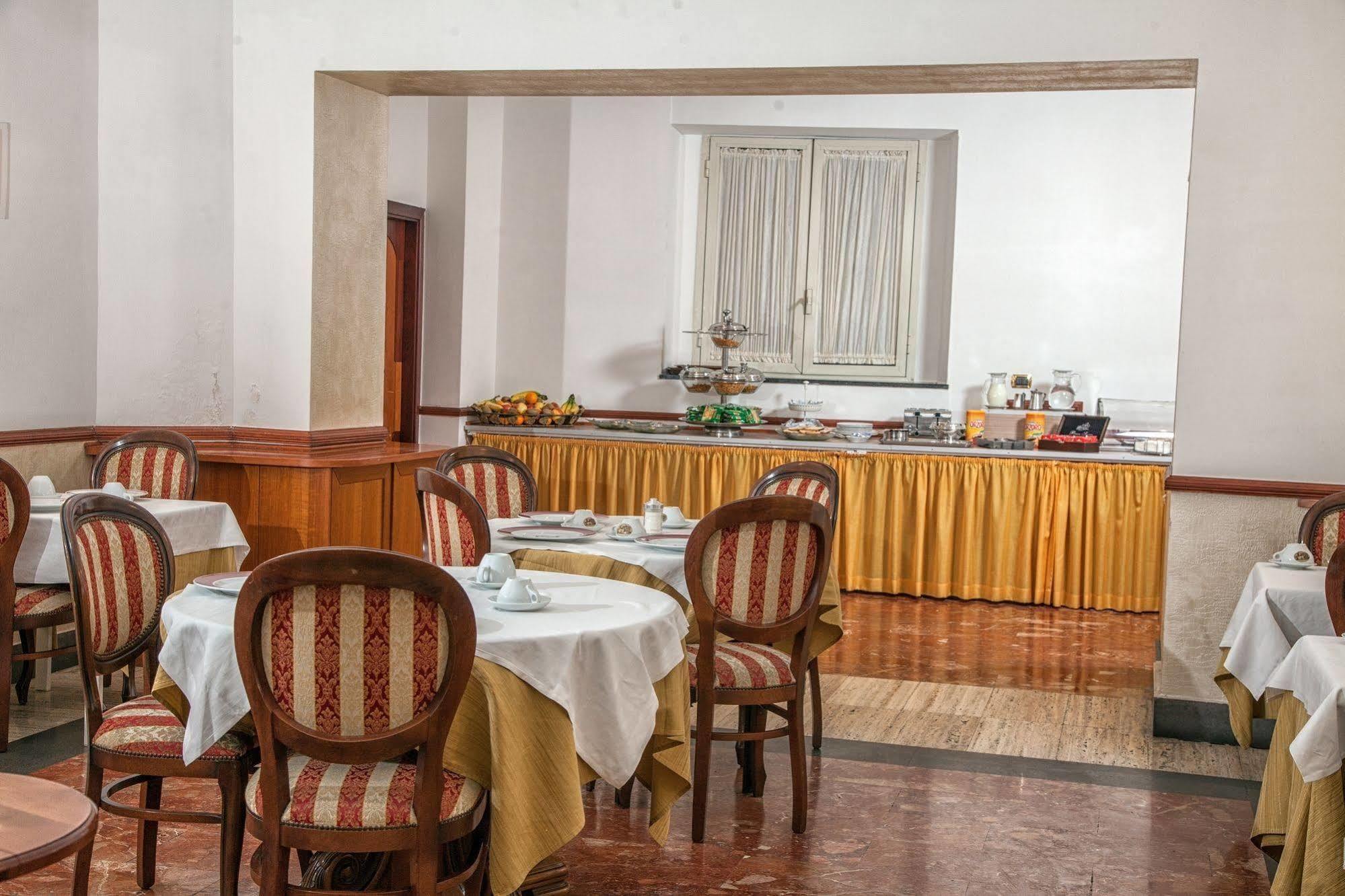 Bed & Breakfast La Pace Naples