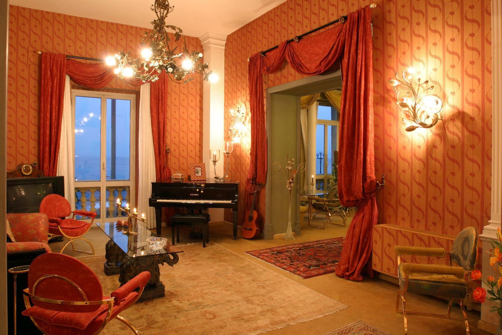 Hotel Miramare Naples