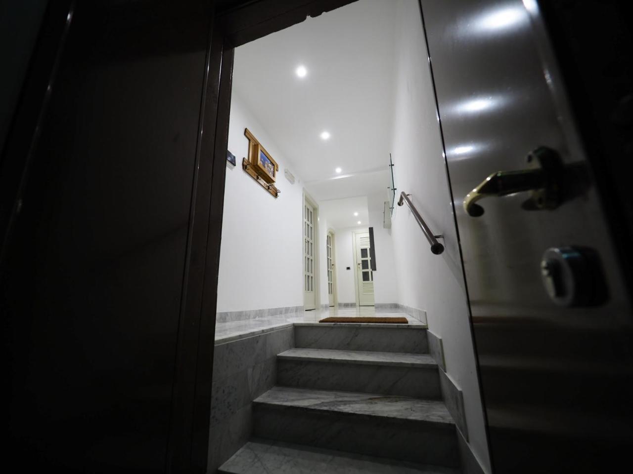 Bed & Breakfast R.g. House *