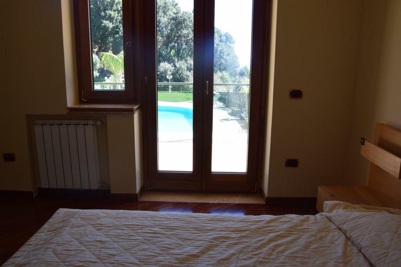 Apartment Holiday Family - Big On The Swimming Pool In Front Of Capri Naples
