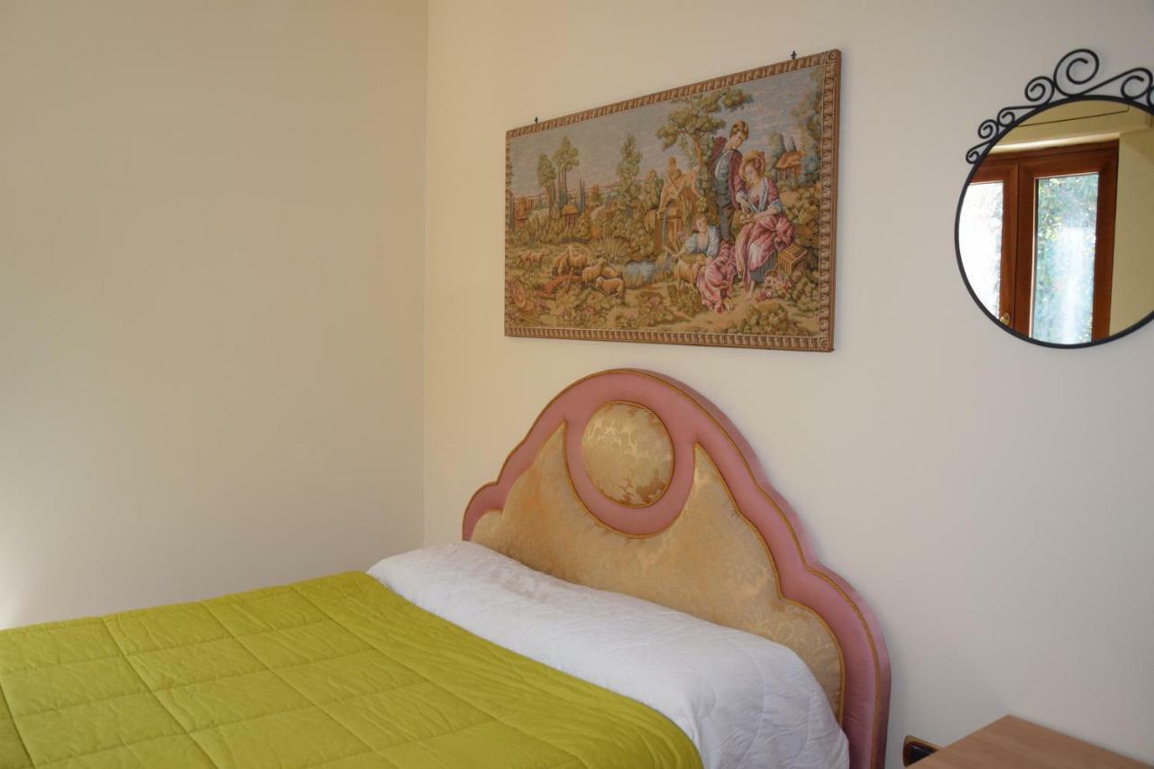 Apartment Holiday Family - Big On The Swimming Pool In Front Of Capri