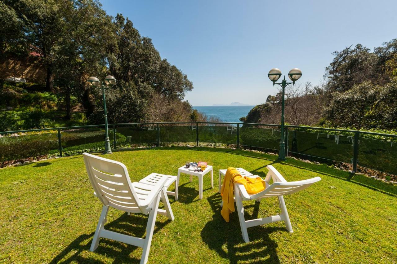 Apartment Holiday Family - Big On The Swimming Pool In Front Of Capri