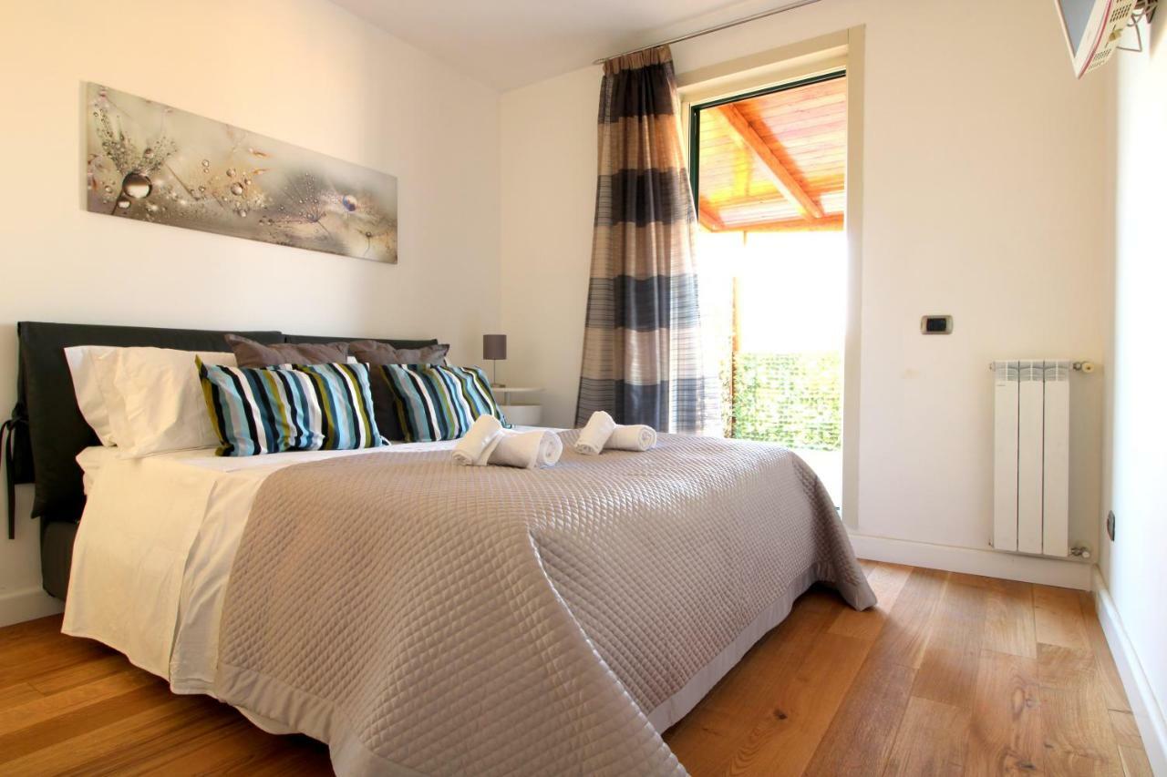 Delicia - Con Terrazza Apartment *