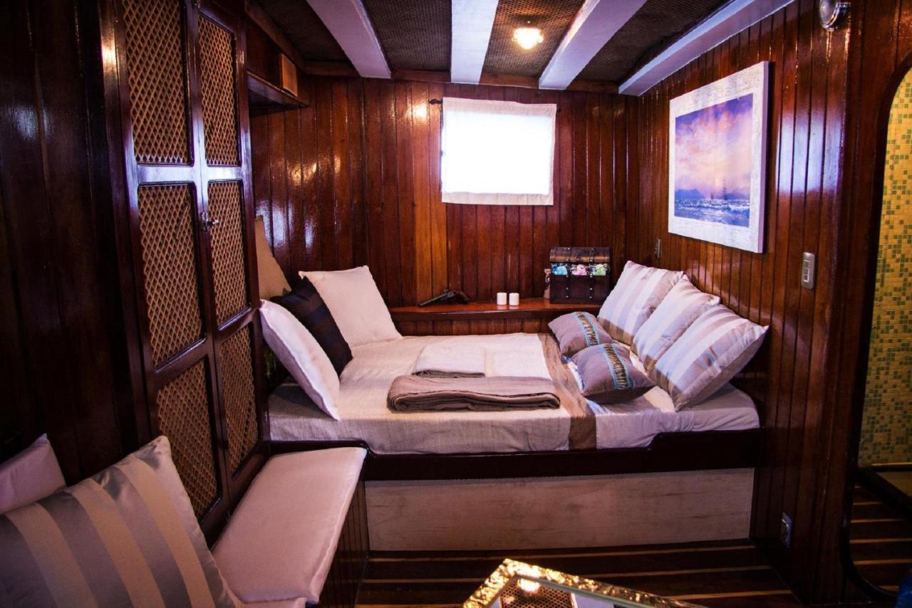 El Pirata Boat Naples