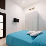 Toledo Jacuzzi Appartment