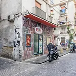 Apartment In The Heart Of Naples