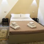 Napul\'E