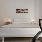Caroline\'S House