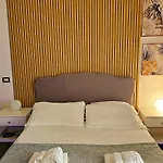 B&B Napoli Centrale Room&Jacuzzi