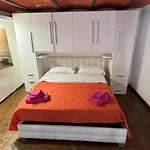Azzurra Apartment