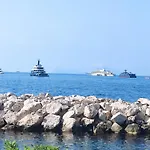 Na\' Stanza In Piazza