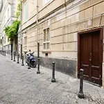 Viale Calascione 7