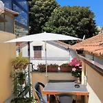 Casetta Correra Relax Con Terrazzo E Confortevole Smart Working Nel Centro Di Napoli