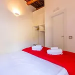 La Pazziella Flat