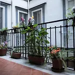 La Pazziella Flat