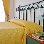 Bed & Breakfast A Castel Capuano