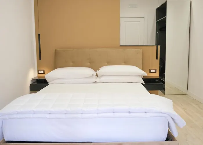 Aroma Apartment And B&B, Maschio Angioino
