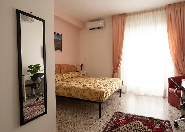 Vomero Room
