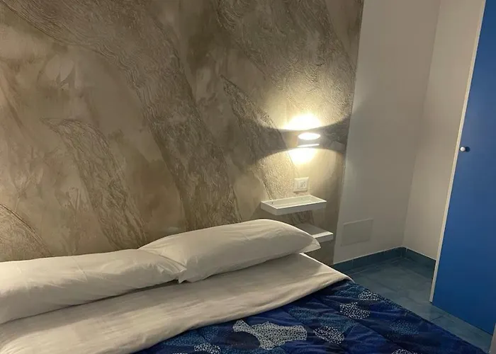 A Commedia Napulitana Guest House