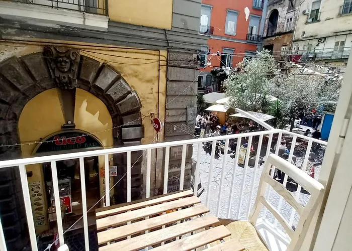 Il Balconcino Ai Tribunali