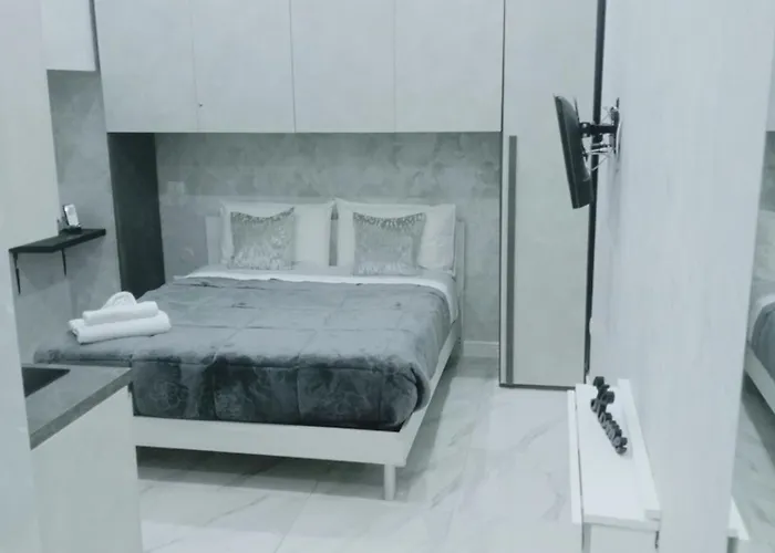 Vincenza\'S House