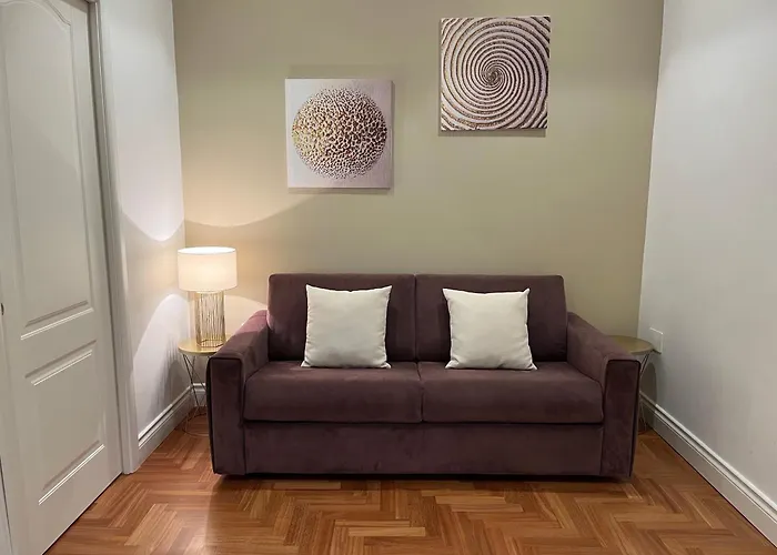 B&B Villa Sant\'Elmo Con Parcheggio Interno