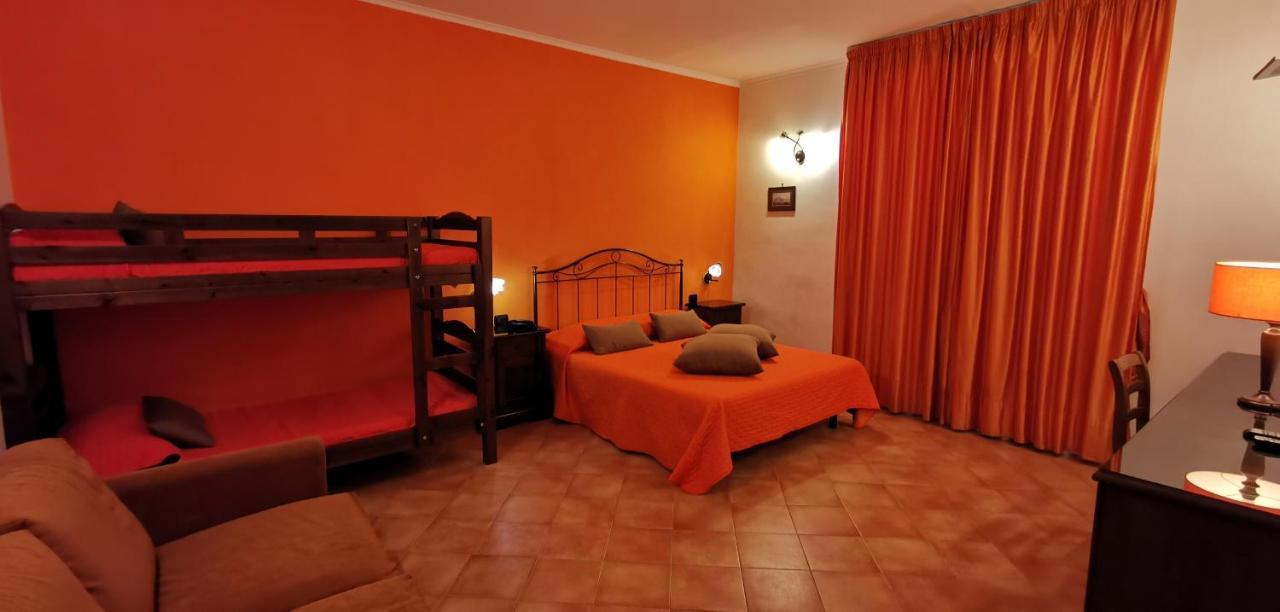 Hotel Neapolis 3*