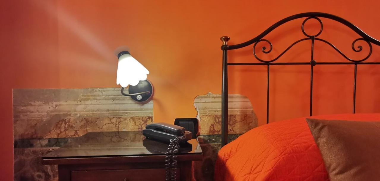 Hotel Neapolis 3*