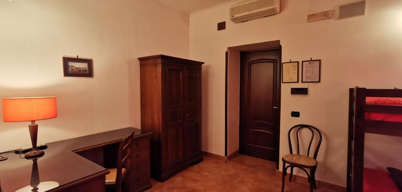 Neapolis 3* Naples