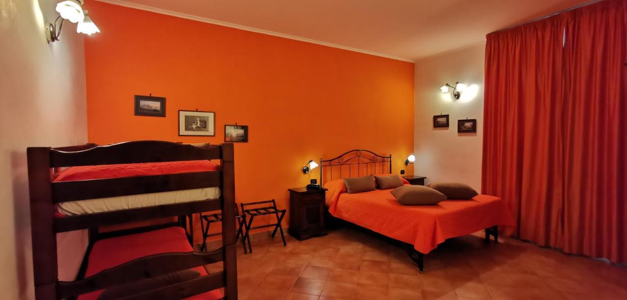 Hotel Neapolis 3*
