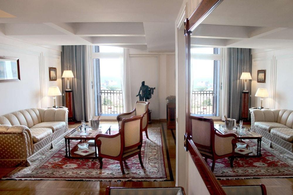 Grand Parker's Naples