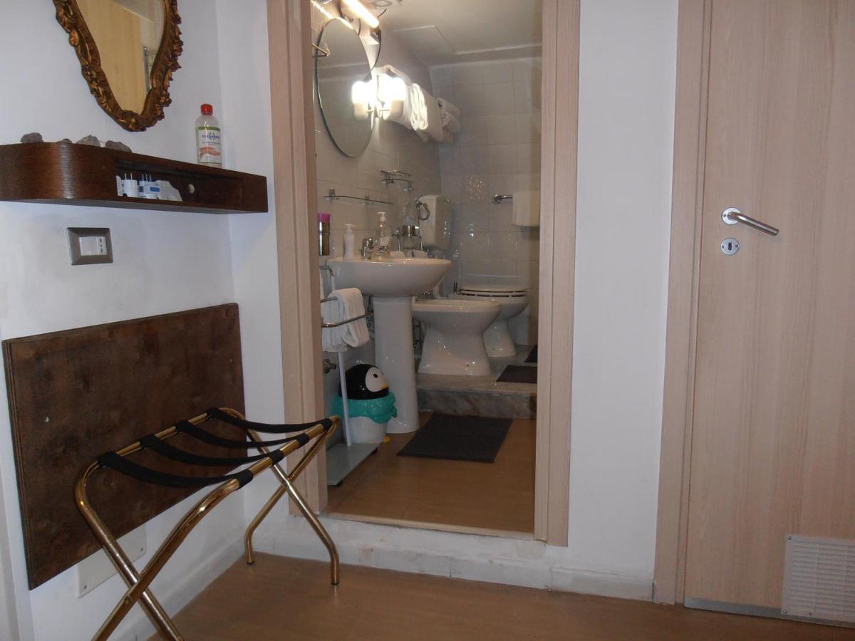 Apartment La Residenza Chiaia Short Let Superior Via Chiaia 82