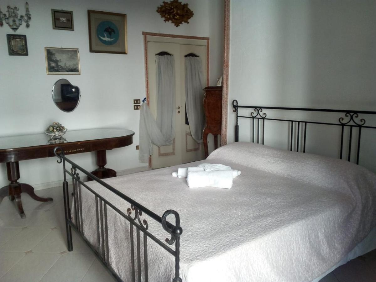 Gran Relais De Charme A.rosbenmar * Naples