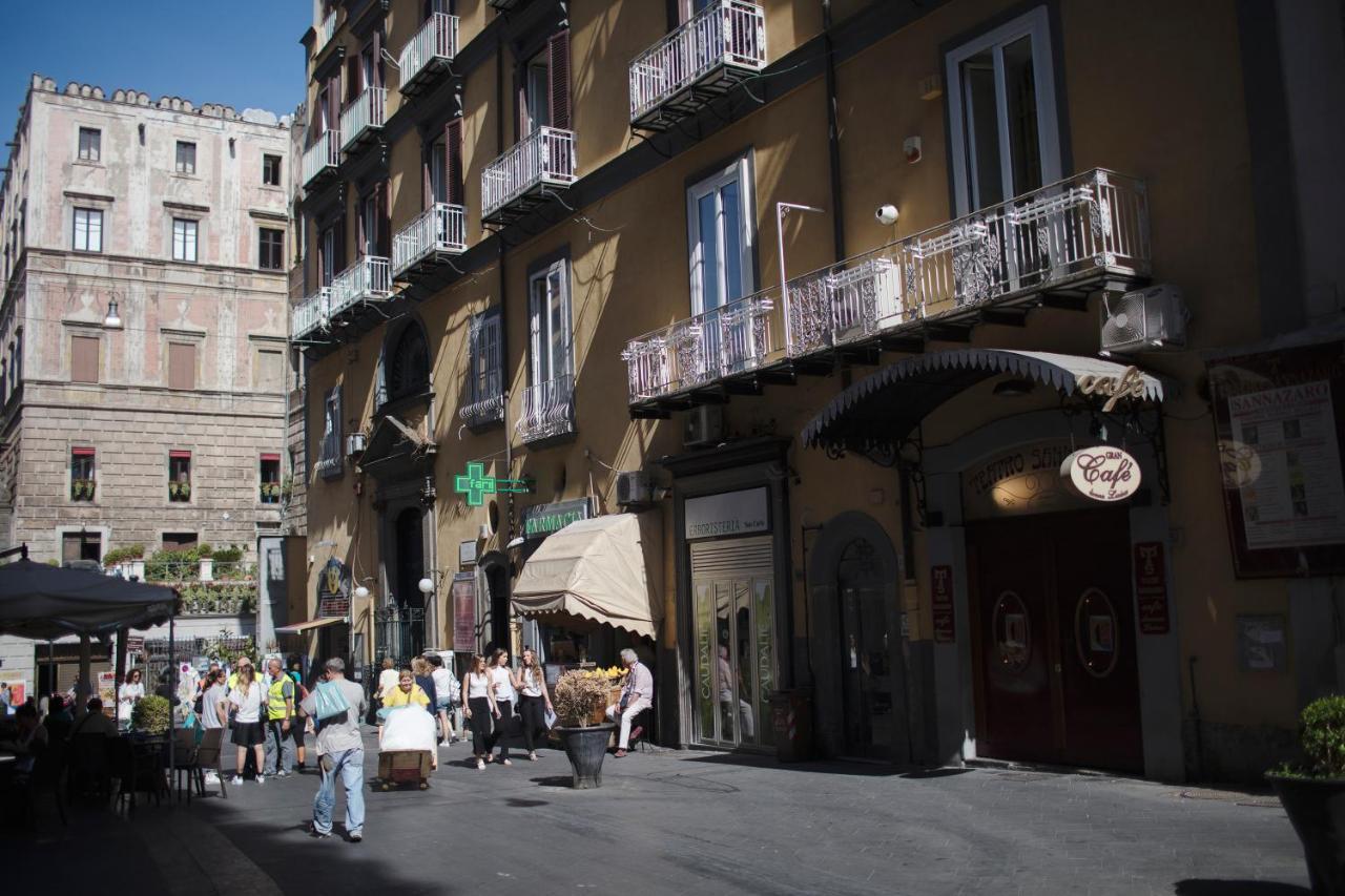 Prisca * Naples