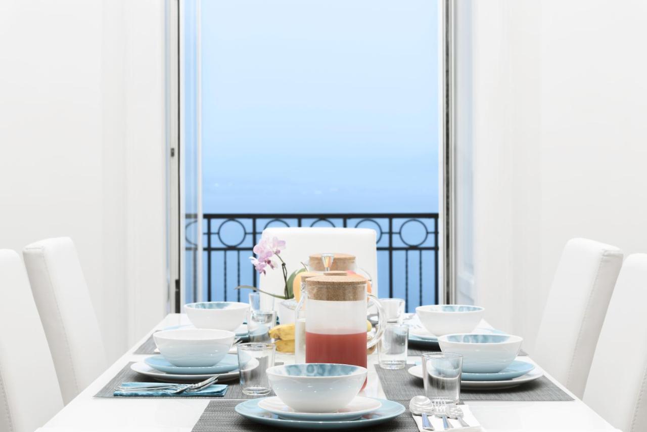Lux Naples