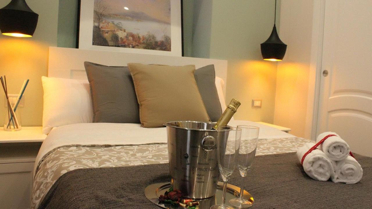 Bed & Breakfast Residenza La Scala Naples
