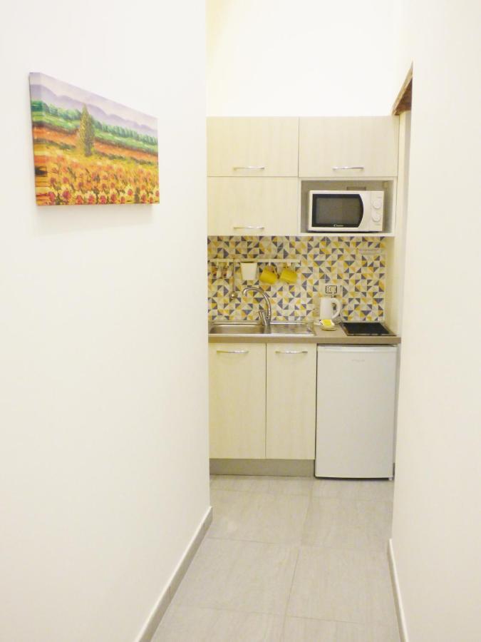 Lemon Flats * Naples