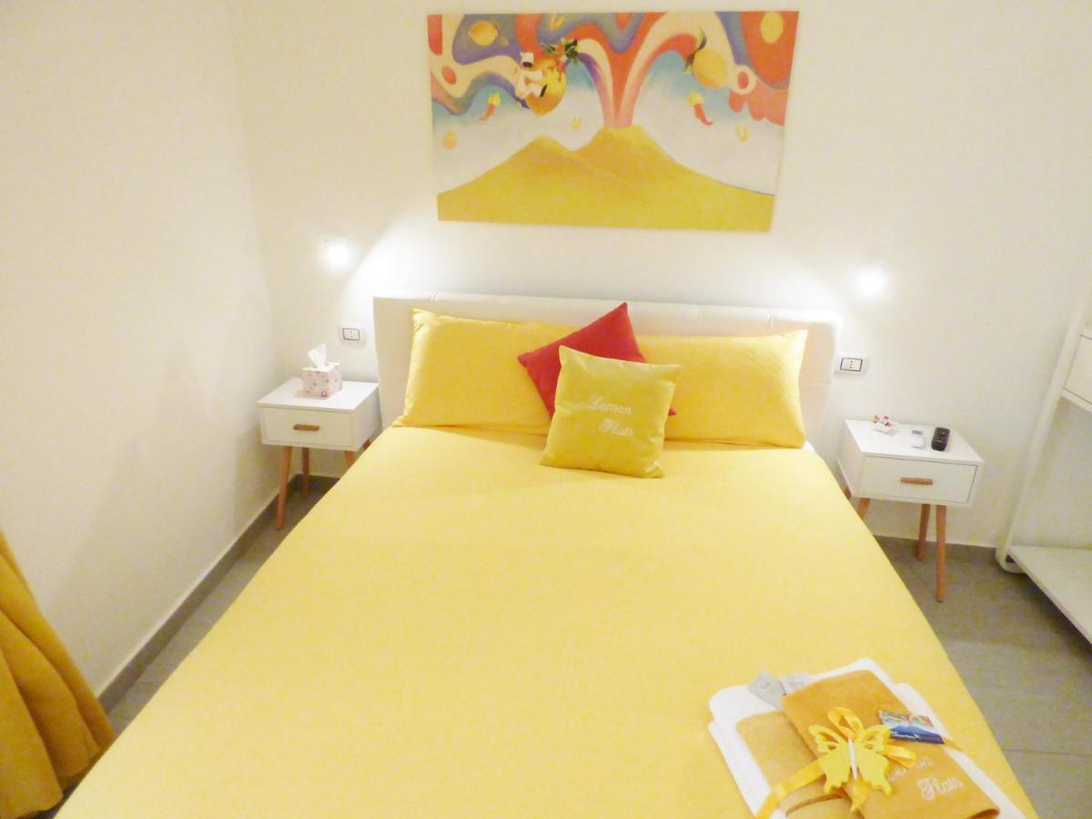 Lemon Flats * Naples